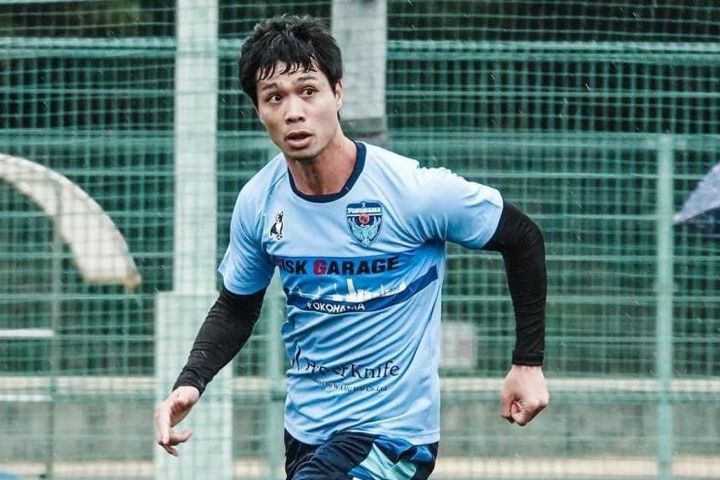 Công Phượng lần đầu tiên đá chính cho Yokohama FC