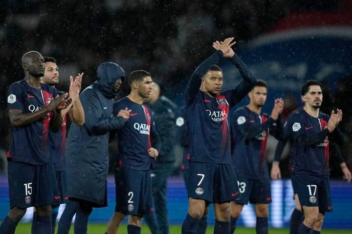 Hàng thủ mắc lỗi ngớ ngẩn, PSG bỏ lỡ cơ hội đăng quang sớm tại Ligue 1