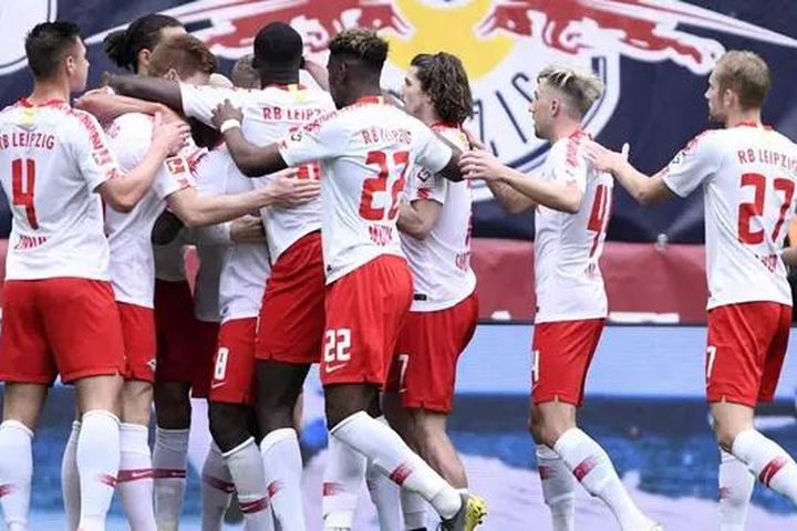 Leipzig bảo vệ thành công vị trí thứ 4 trước Dortmund