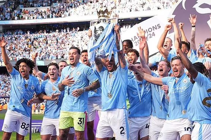 Man City lần thứ 4 liên tiếp vô địch Premier League