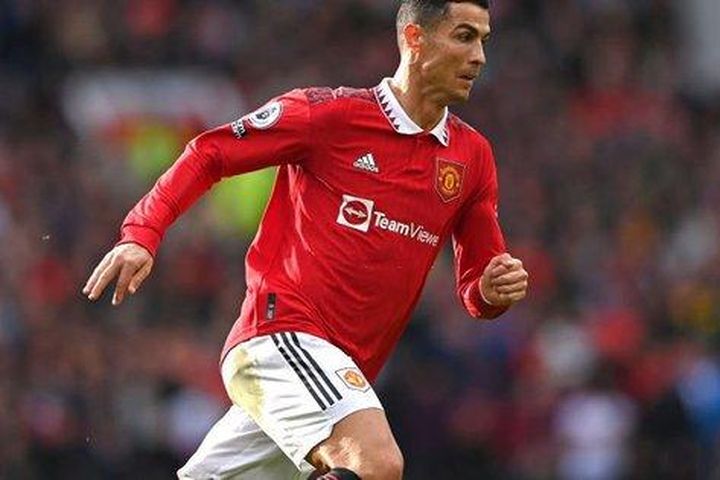 Ronaldo viết tâm thư xin lỗi sau khi nhận án phạt của MU