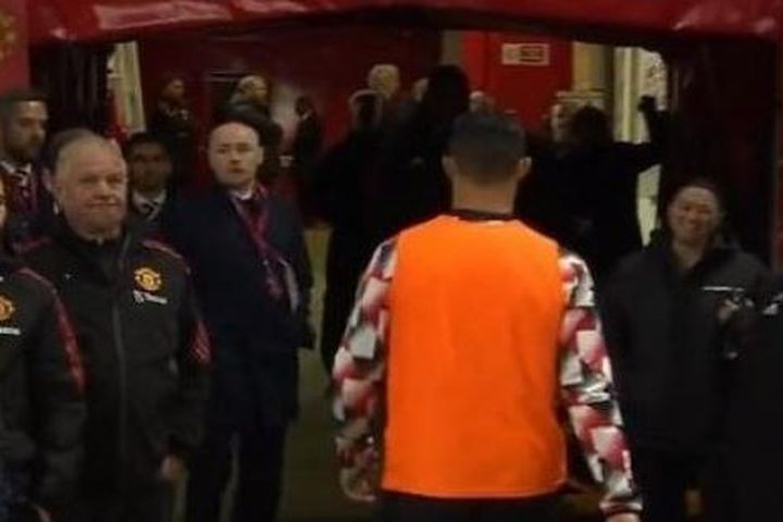 Cristiano Ronaldo bị phạt, không có tên trong danh sách trận Man Utd vs Chelsea