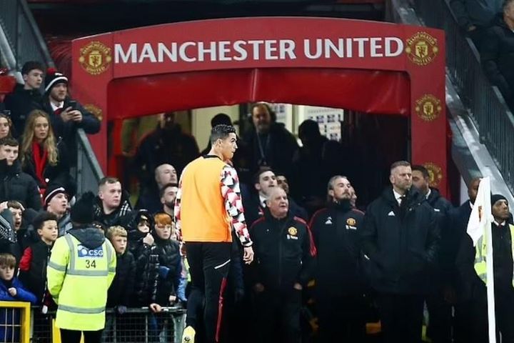Dấu hỏi lớn về mối quan hệ giữa Ronaldo và Manchester United sau chiến thắng trước Tottenham