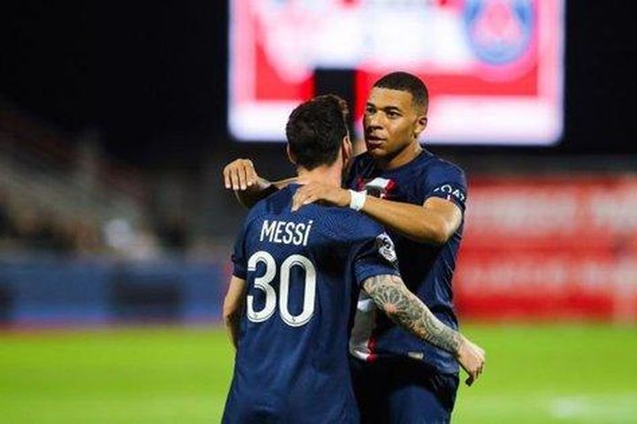Messi - Mbappe thi nhau tỏa sáng, PSG thắng đậm