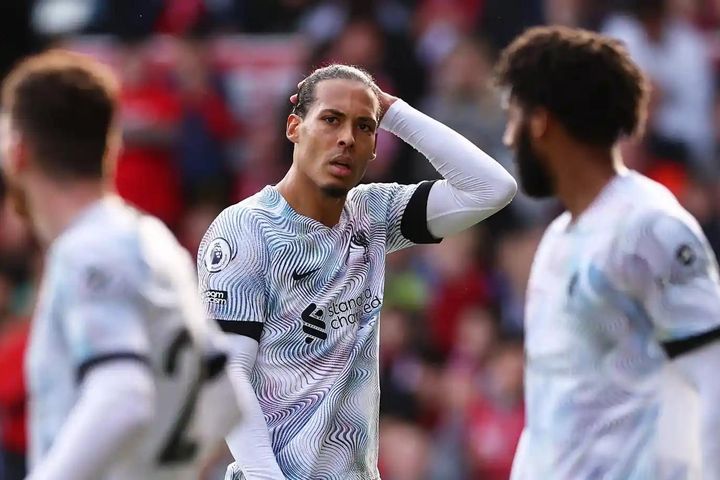 Liverpool thua sốc đội bét bảng