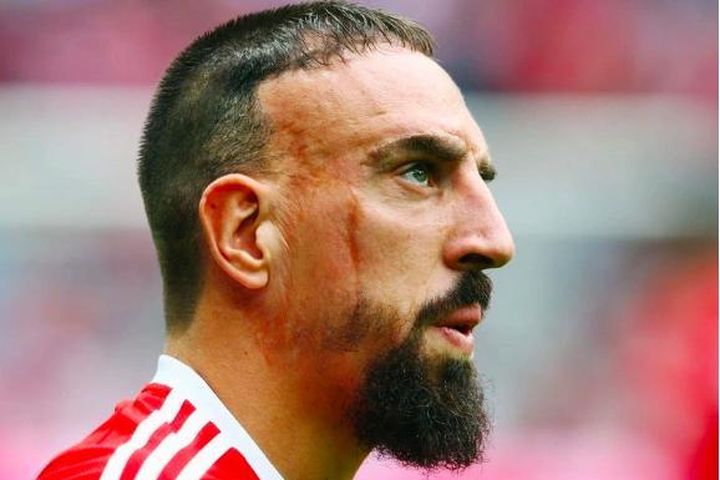 'Gã mặt sẹo' Franck Ribery giải nghệ ở tuổi 39
