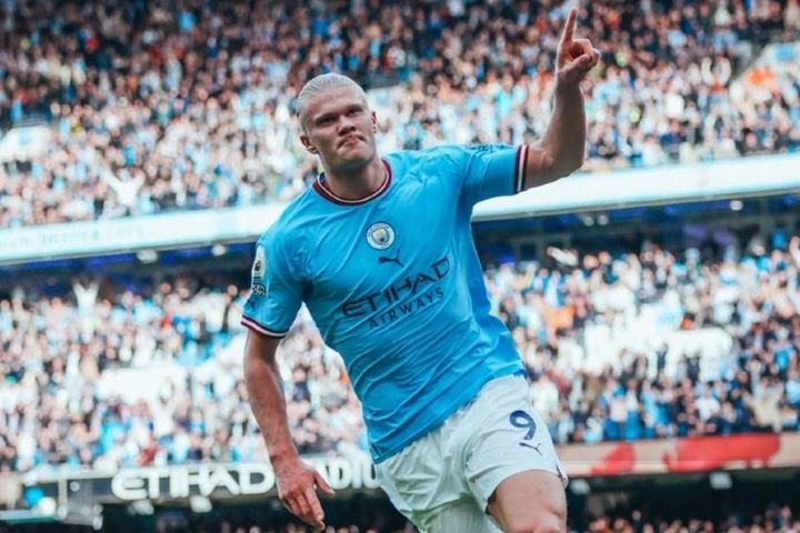 Haaland tỏa sáng giúp Man City bám sát Arsenal