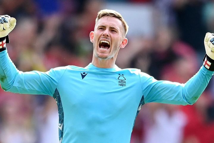 Dean Henderson chơi thăng hoa trước Liverpool
