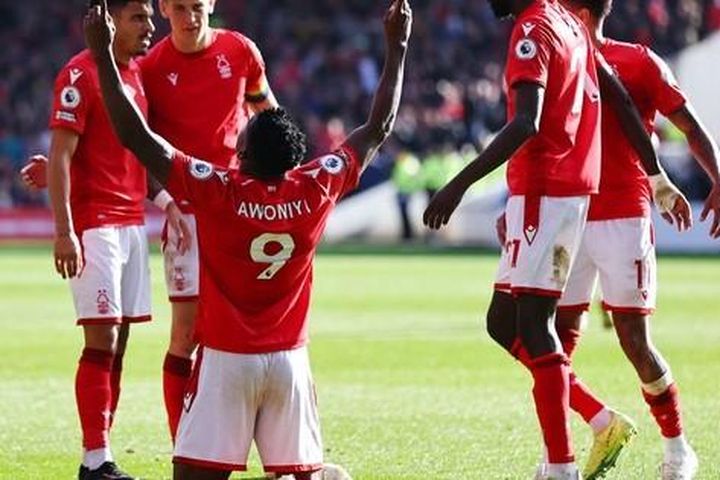 Liverpool thua sốc tân binh Nottingham Forest, nguy cơ văng Top 8