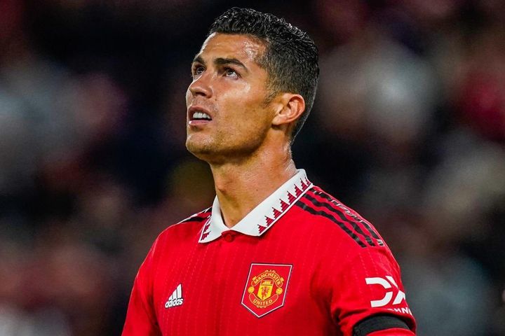 'Ronaldo bị đồng đội ở Man Utd cô lập'
