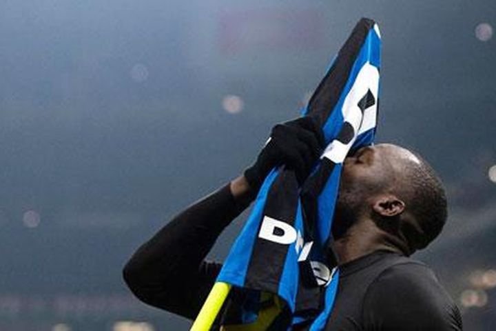 Inter muốn mua đứt Lukaku vào… năm 2024