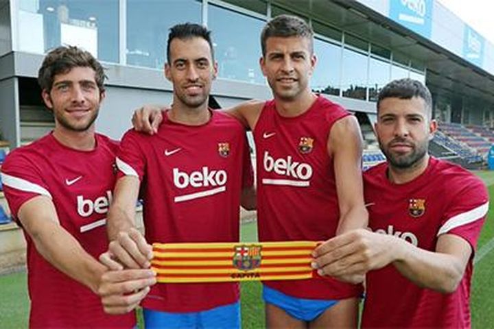 Xavi tính thay cả 4 đội trưởng của Barca trong mùa sau