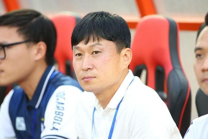 Huấn luyện viên Hà Nội nói điều bất ngờ trước trận quyết đấu Hải Phòng; Cầu thủ Viettel FC đoạt danh hiệu Vua phá lưới AFC Cup 2022