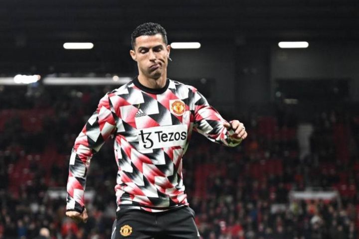 Ten Hag tiết lộ cuộc tranh luận gắt gao với Ronaldo
