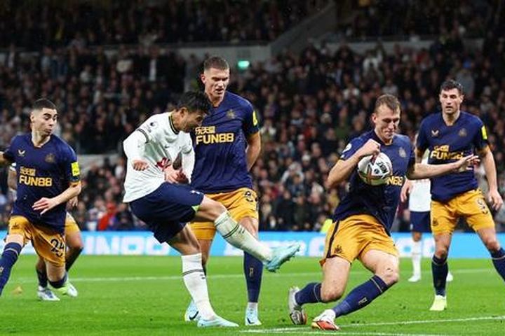 Thắng sốc Tottenham, Newcastle vào top 4 Giải Ngoại hạng Anh