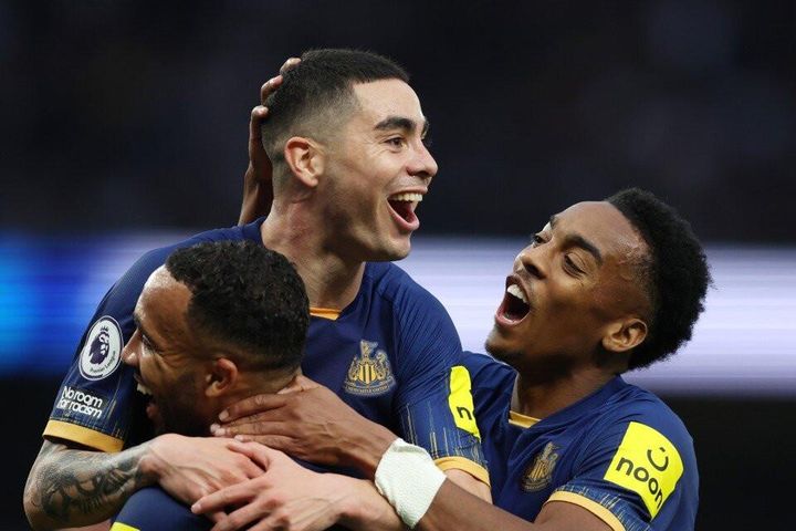 Xuất sắc hạ Tottenham, Newcastle vọt lên thứ 4