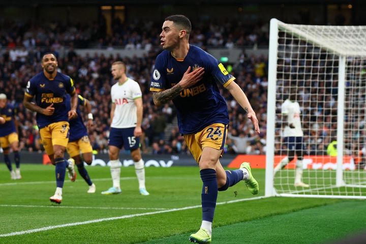 Newcastle vào top 4 Ngoại hạng Anh sau trận thắng Tottenham