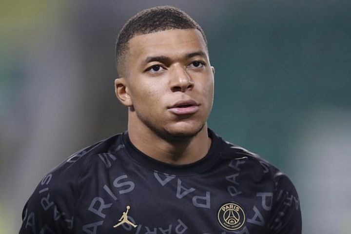 PSG phủ nhận thông tin về hợp đồng của Mbappe