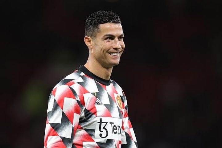 Phản ứng của Arsenal trước cơ hội chiêu mộ Ronaldo