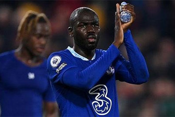 HLV Potter báo tin buồn với NHM Chelsea