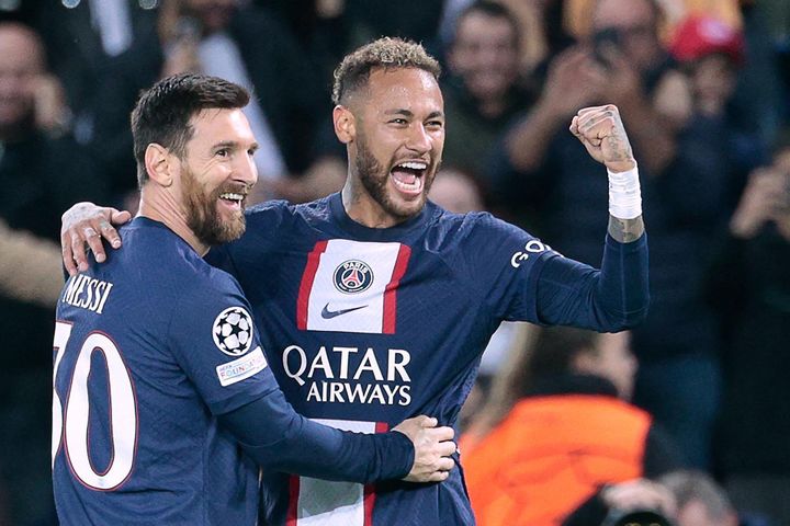Messi đi vào lịch sử Champions League, áp sát kỷ lục của Ronaldo