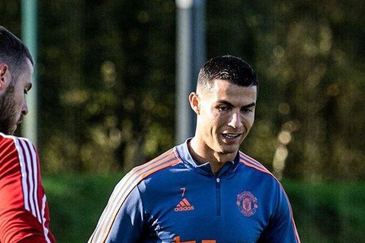 Ronaldo chính thức quay trở lại đội một Man United