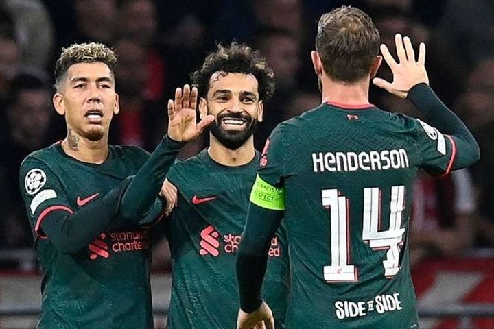 Salah đưa Liverpool vào vòng 16 đội Champions League