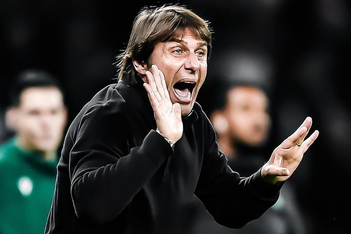Conte nghi ngờ VAR sau khi tước bàn thắng của Tottenham