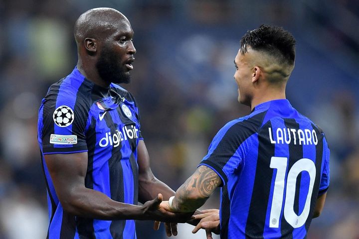 Đẩy Barca xuống Europa League, Inter Milan xứng đáng được ngợi ca
