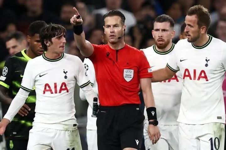 Xác định 12/16 đội đi tiếp ở Champions League