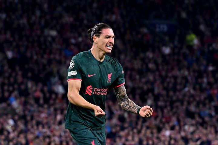 Salah, Nunez đưa Liverpool vào vòng 1/8 Champions League