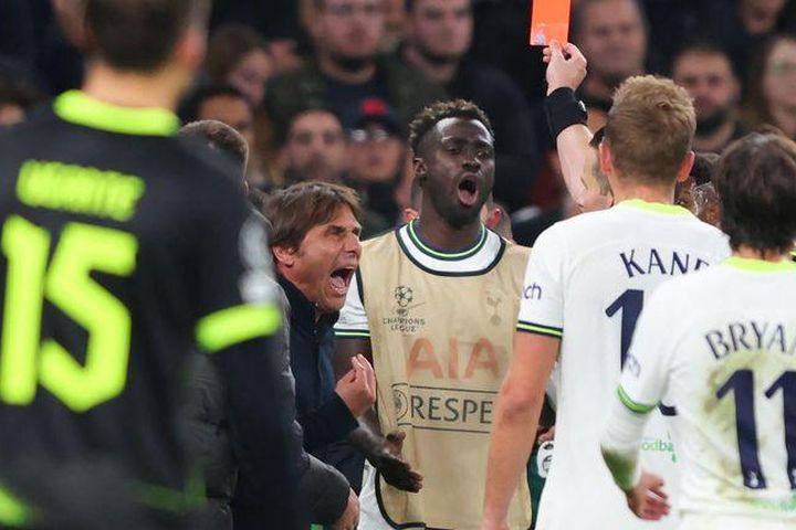 Conte tức điên khi Tottenham lỡ vé vòng 1/8 Cúp C1 vì VAR