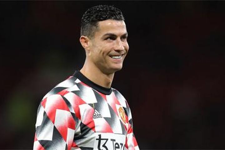 Ronaldo gửi thông điệp sau khi được trở lại đội một