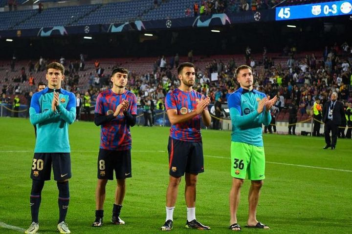Năm thứ 2 liên tiếp, Barcelona dừng bước từ vòng bảng Champions League