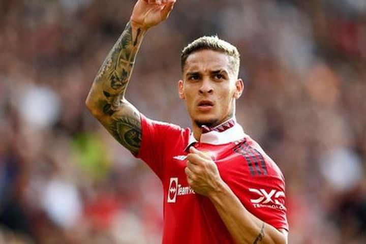 Cựu hậu vệ MU: 'Antony có cái chân trái xuất sắc như Messi và Maradona'