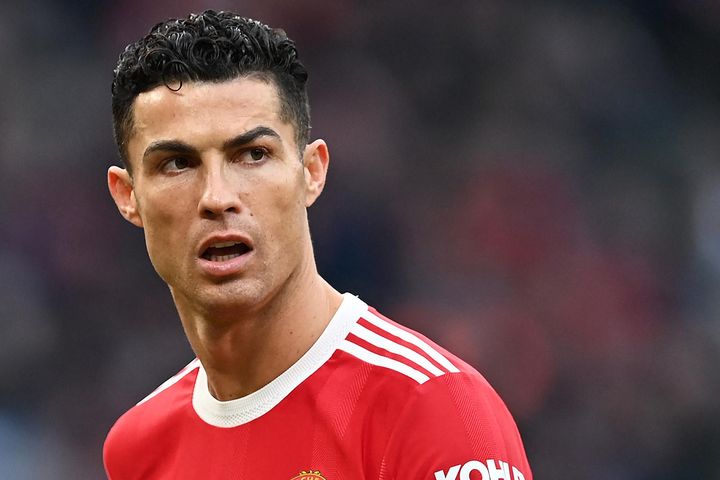 Một loạt đội bóng châu Âu từ chối chiêu mộ Ronaldo