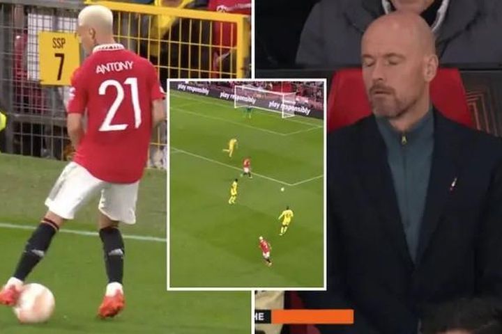 Erik ten Hag cảnh báo Antony 'trò lố' gây hại MU