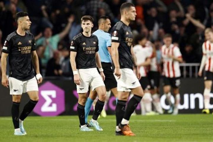 Nỗi lo bắt đầu hiện hữu với Arsenal