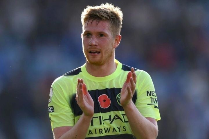 De Bruyne tỏa sáng giúp Man City dẫn đầu Premier League