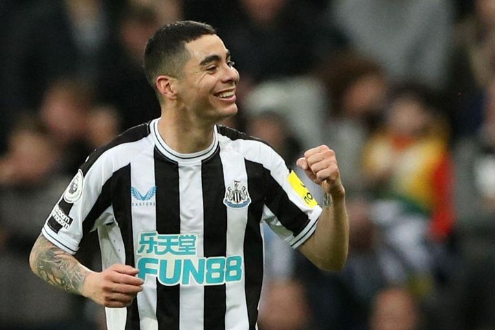 Newcastle giữ vững vị trí trong top 4 sau chiến thắng 4-0