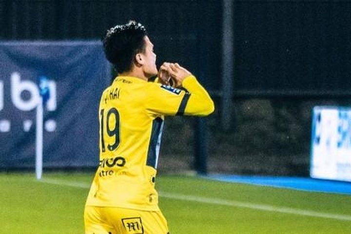 Trực tiếp Aigues Mortes vs Pau FC, 20h ngày 29/10: Quang Hải dự bị