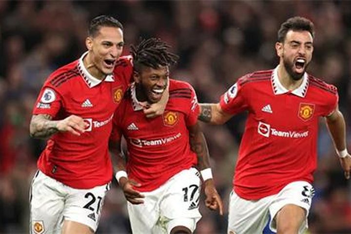 HLV Guardiola cảm nhận được mối đe dọa ngày càng lớn từ MU
