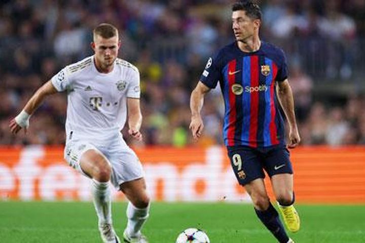 Lewandowski chưa thể là điểm tựa của Barca