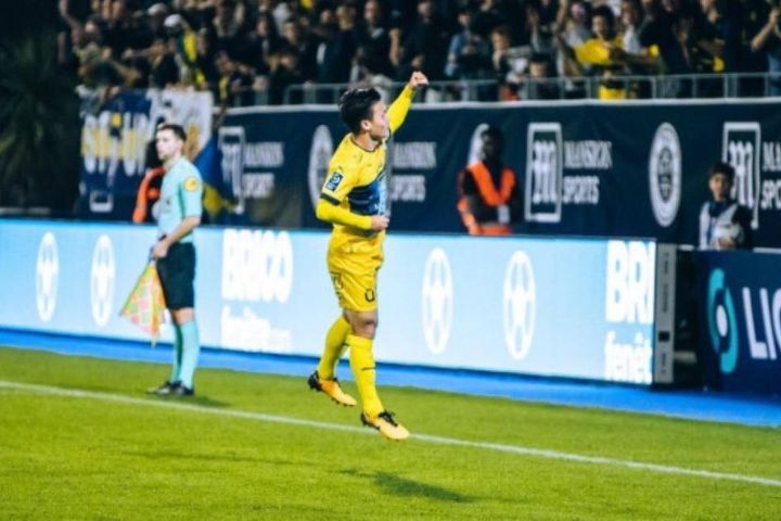 Vì sao Quang Hải có cơ hội đá chính cho Pau FC tối nay?