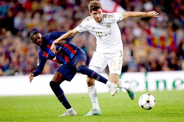 Barca xuống tranh Europa League với Man United, Arsenal
