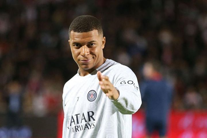 Vì Mbappe, PSG chịu khoản lỗ không thể tin nổi