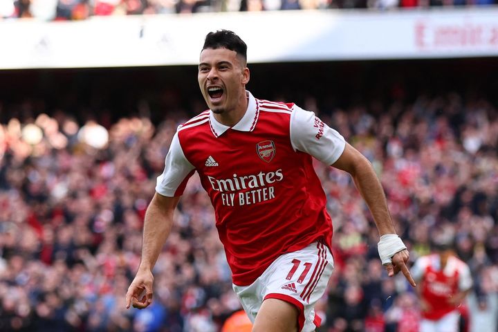 Arsenal trở lại ngôi đầu sau trận thắng 5-0