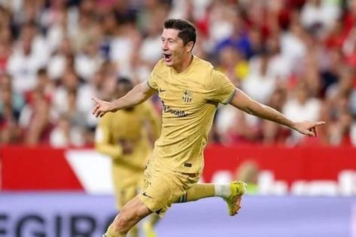Lewandowski lại cứu rỗi Barca