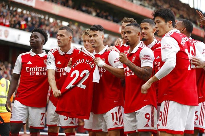 Đại thắng '5 sao', Arsenal đòi lại ngôi đầu bảng