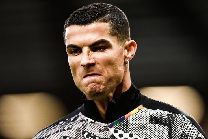 Khoảnh khắc Ronaldo phớt lờ Neville
